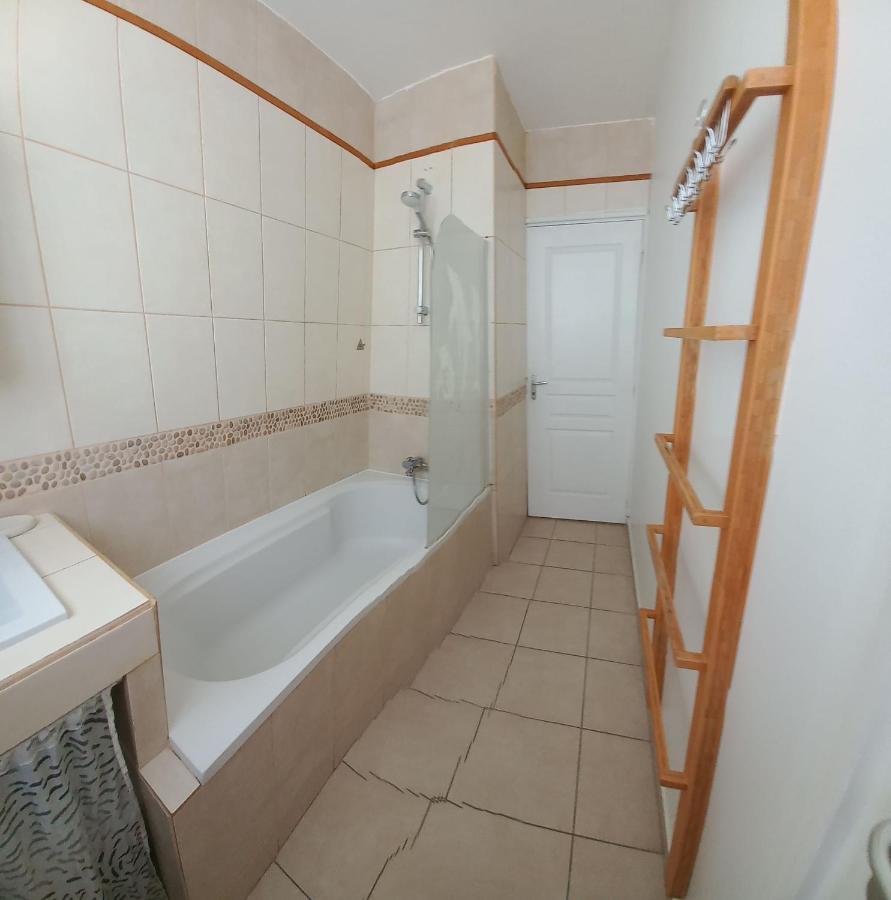 "L'Hippocampe", Climatise, 60 M2 , 2 Chambres, Tres Calme, Plage Des Sablettes Et Commerces A 3 Minutes A Pied, Wifi, Parking Gratuit, Lit King Size La Seyne-sur-Mer Kültér fotó