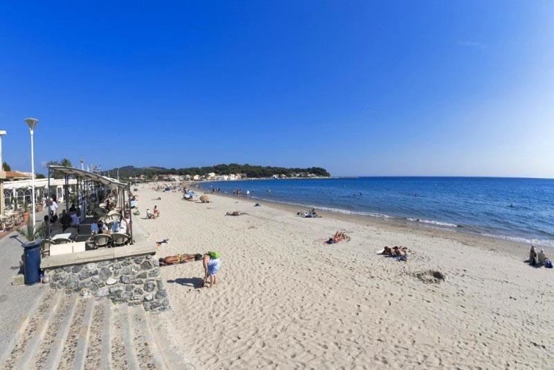 "L'Hippocampe", Climatise, 60 M2 , 2 Chambres, Tres Calme, Plage Des Sablettes Et Commerces A 3 Minutes A Pied, Wifi, Parking Gratuit, Lit King Size La Seyne-sur-Mer Kültér fotó
